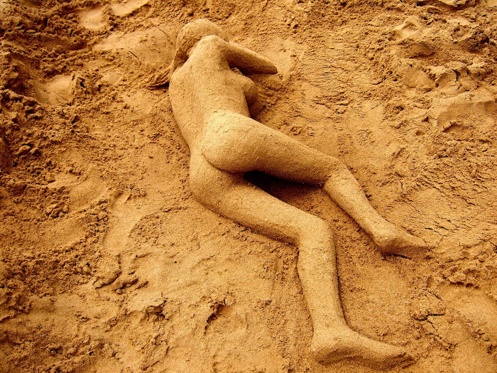 (Rodolfo Orecchio) Scultura di sabbia creata a titolo ricreativo anno 2008