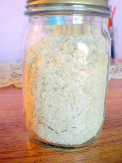 http://2.bp.blogspot.com/_G7aWQjrfWPw/Skj7LcQuLNI/AAAAAAAACgU/BPUycc1hL74/s320/jar+of+sea+salt.jpg
