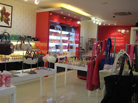 Shop@LisaSarah's - Seri Q-Lap Mall - Our family venture