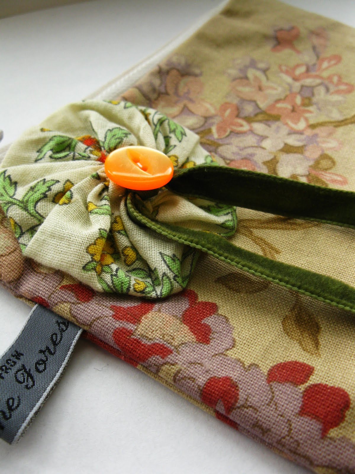 [011.JPG]