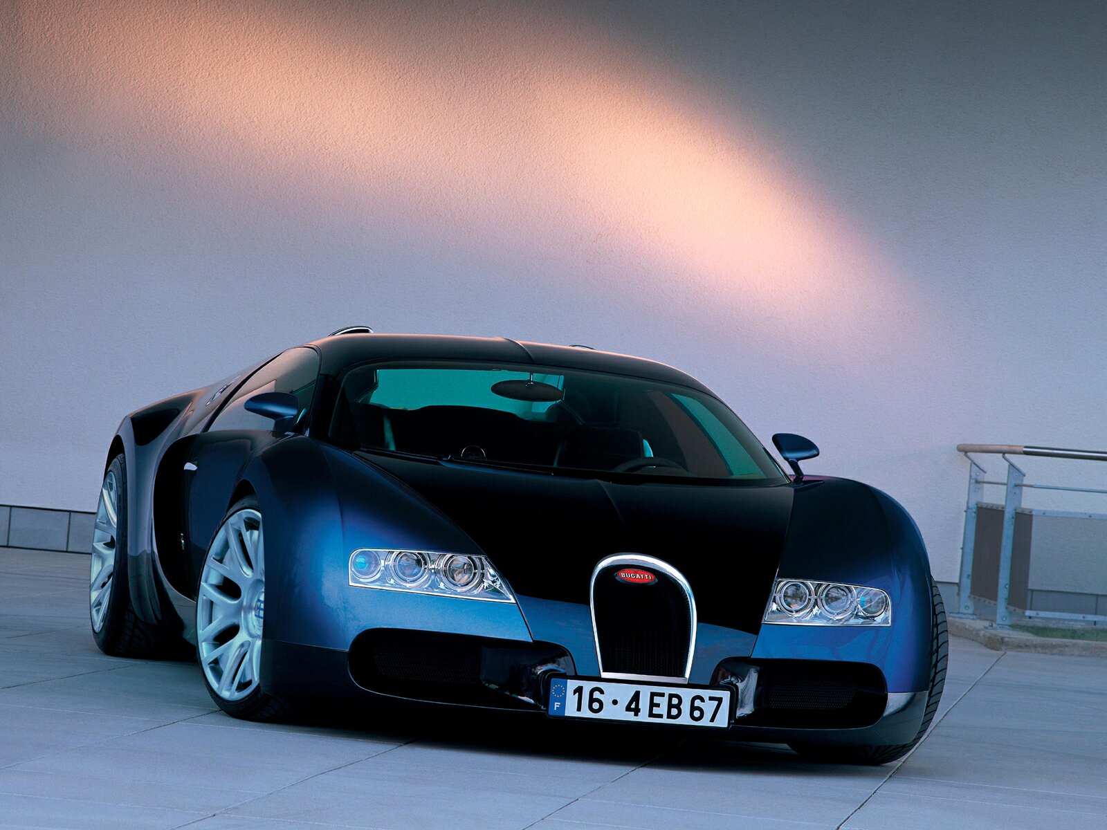 http://2.bp.blogspot.com/_GCAuqodmOE4/TJ__mITXjmI/AAAAAAAAB6M/v9WHh50OA8w/s1600/Bugatti-Veyron-017.jpg
