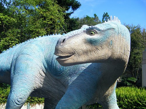 5 Broken Effects Inside Dinosaur at Disney's Animal Kingdom - Parkeology