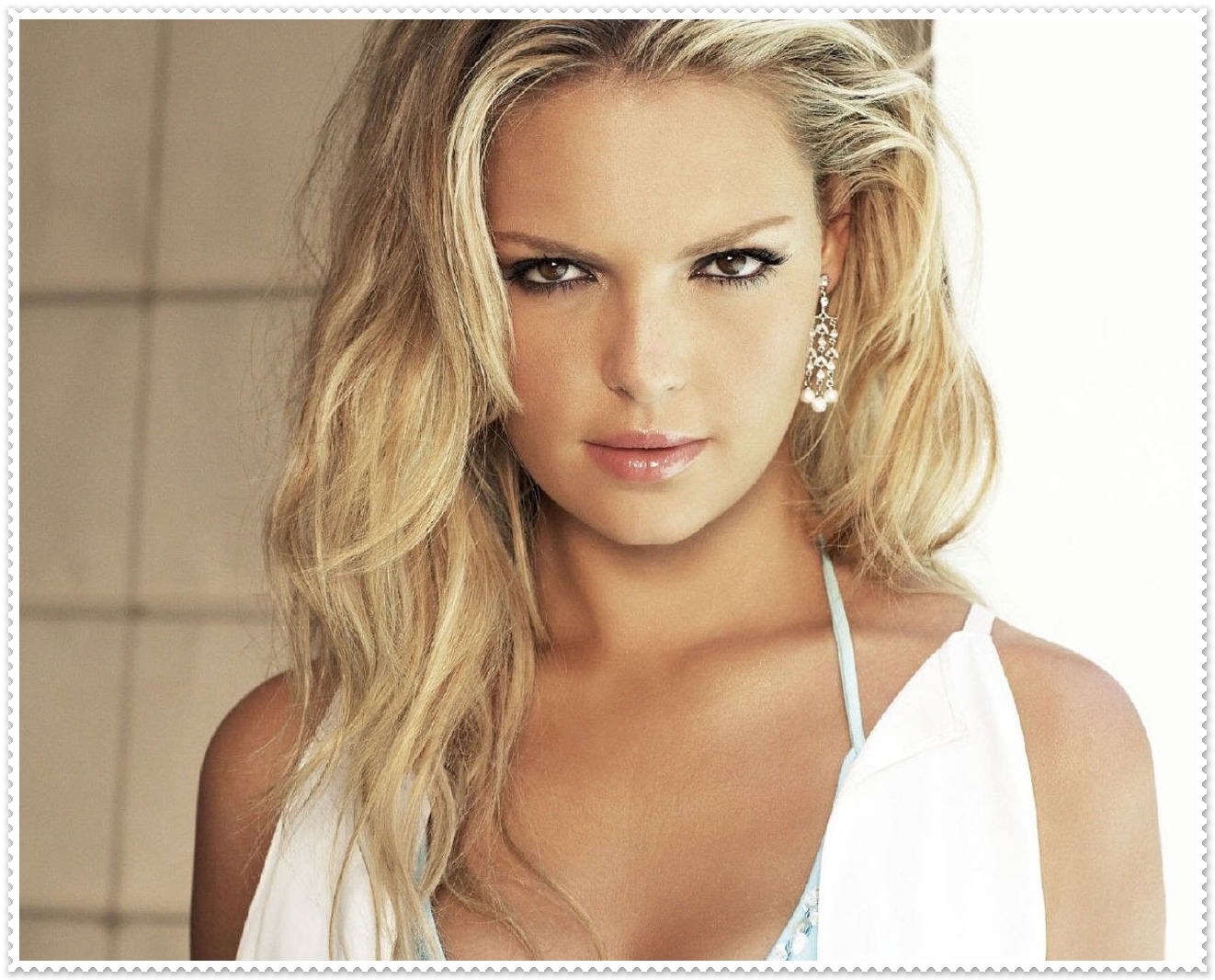 http://2.bp.blogspot.com/_GHIEHD4J-V8/TKw89u3sORI/AAAAAAAACAg/nrLOU_kHOlc/s1600/Katherine-Heigl-Wallpaper-3.jpg