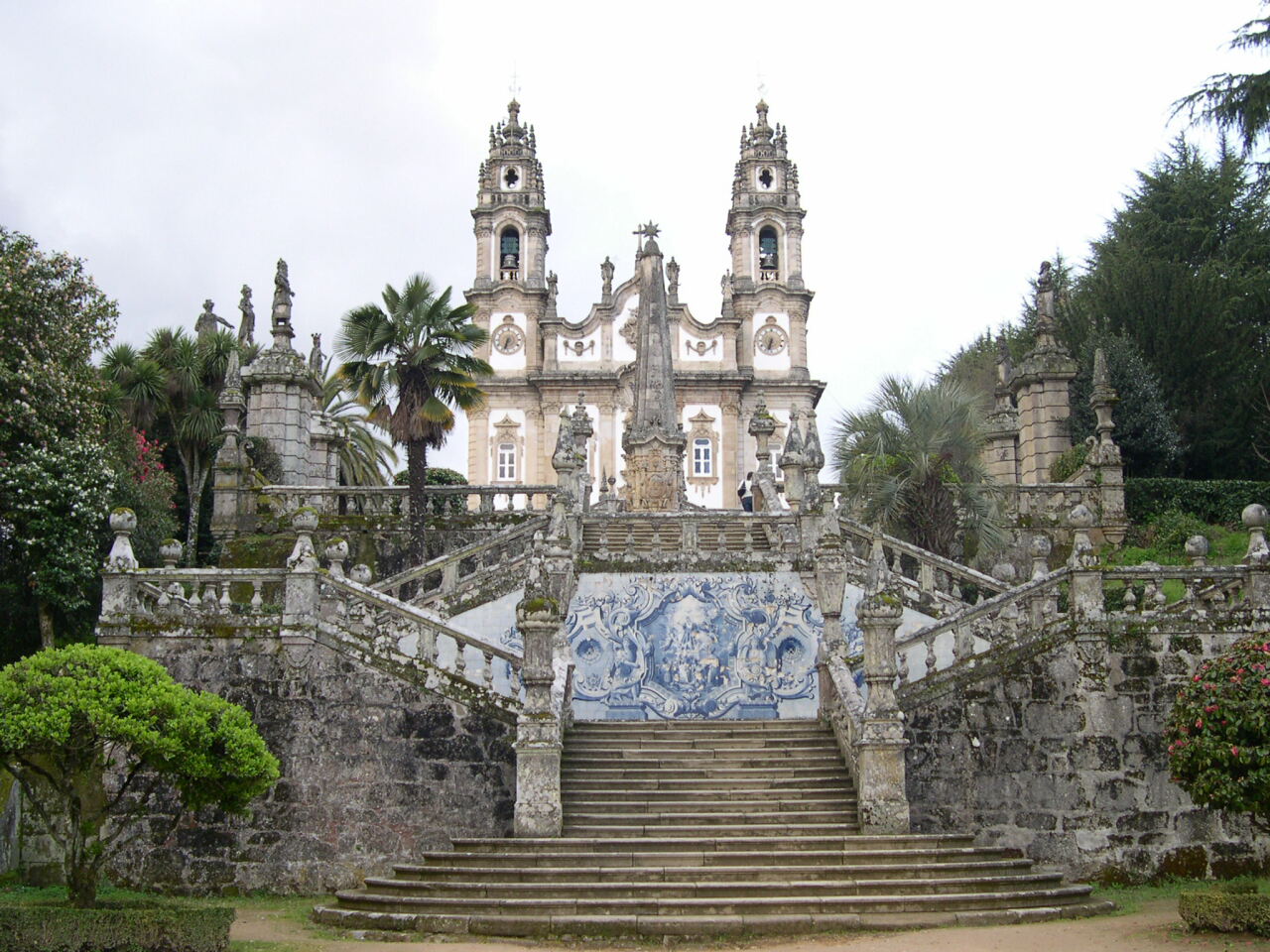 [LAMEGO03.jpg]