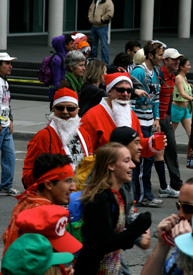 Santas Bay to Breakers 2010