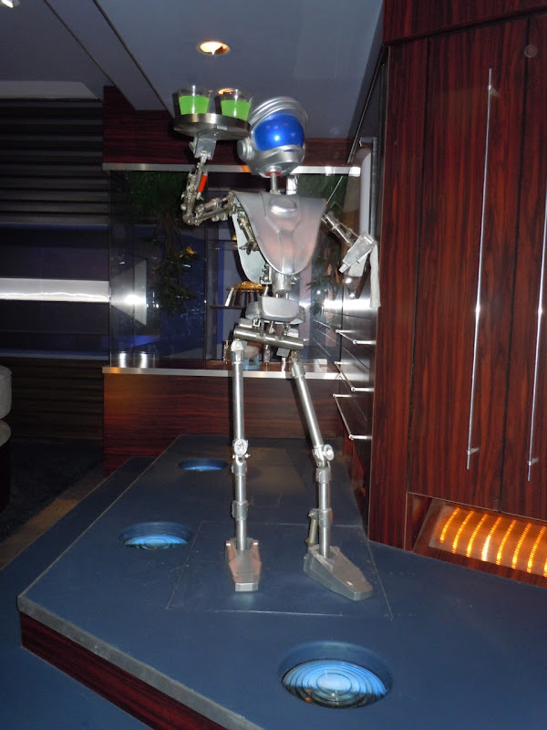 Space Mountain robot waiter