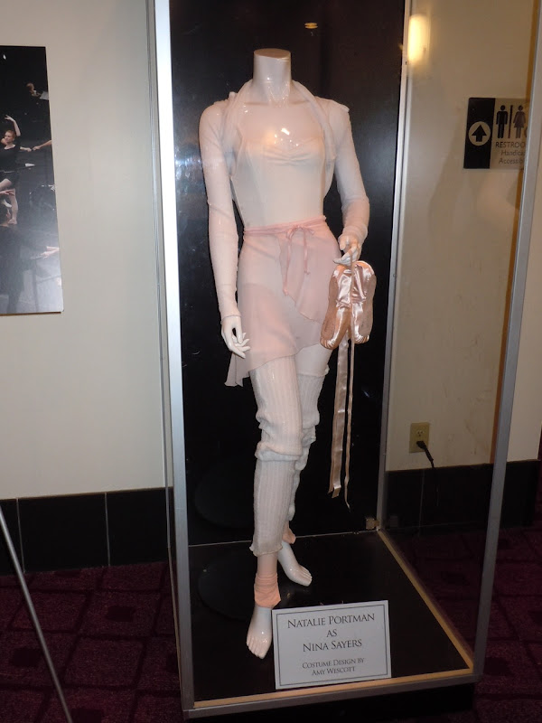 Natalie Portman Black Swan ballet outfit 