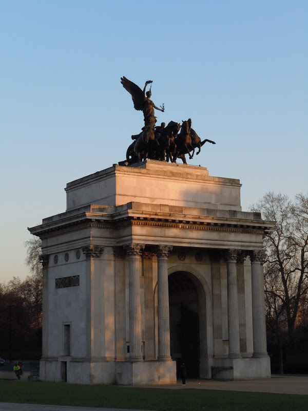 Angel of Peace statue