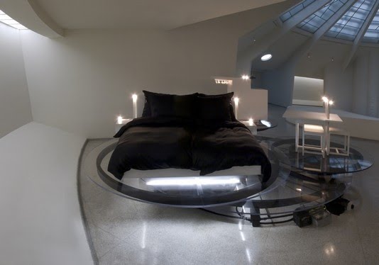 [Revolving_Hotel_Room.jpg]