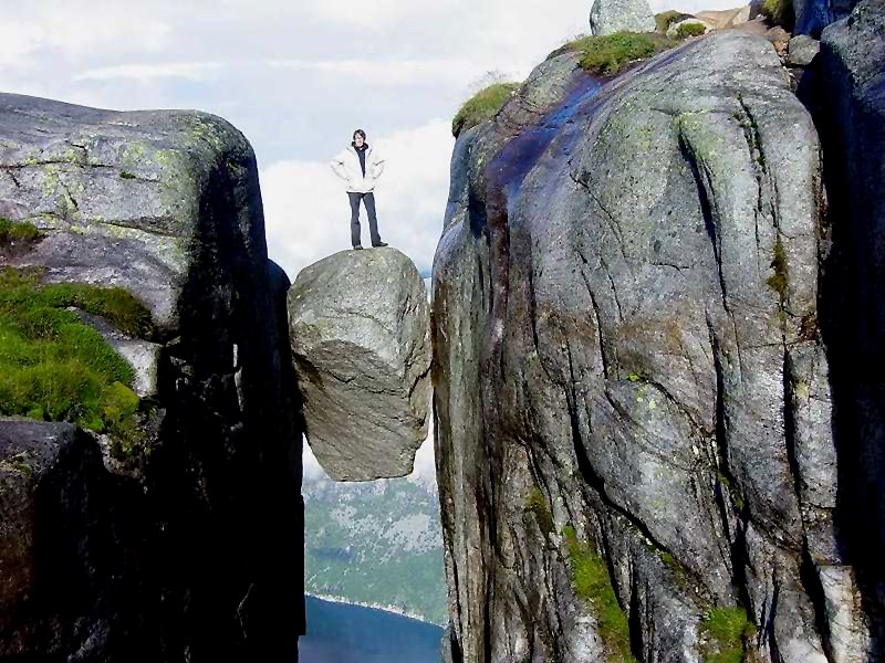 [090207-CarlosG-Noruega-Preikestolen.jpg]