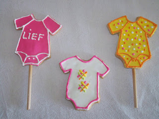 http://2.bp.blogspot.com/_GW-jlEPSeiw/S5PdLg3q7mI/AAAAAAAAAp4/GRE6vDefZ5s/s320/Baby+Shower+koekjes.JPG