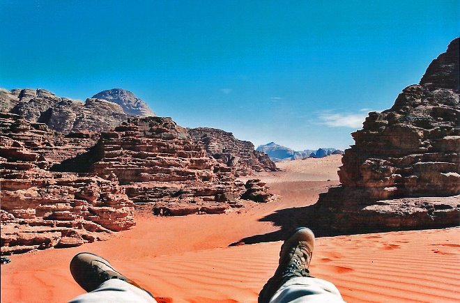 Vistas del desierto del Wadi Rhum desde una duna