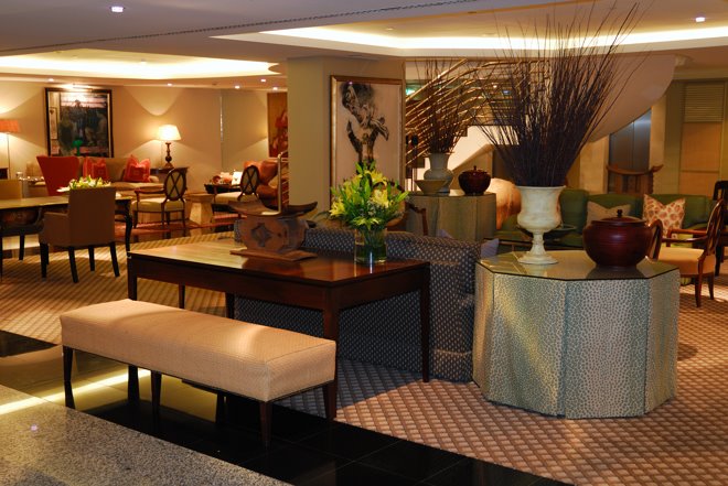 ... con sus salones ...