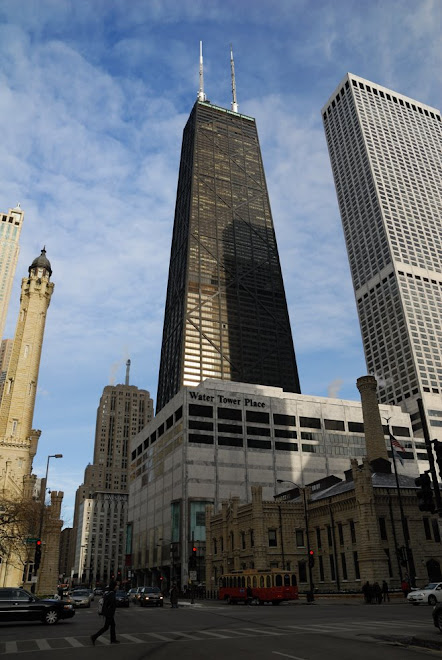 El John Hancock Center, desde donde se tomaron varias de las fotos nocturnas