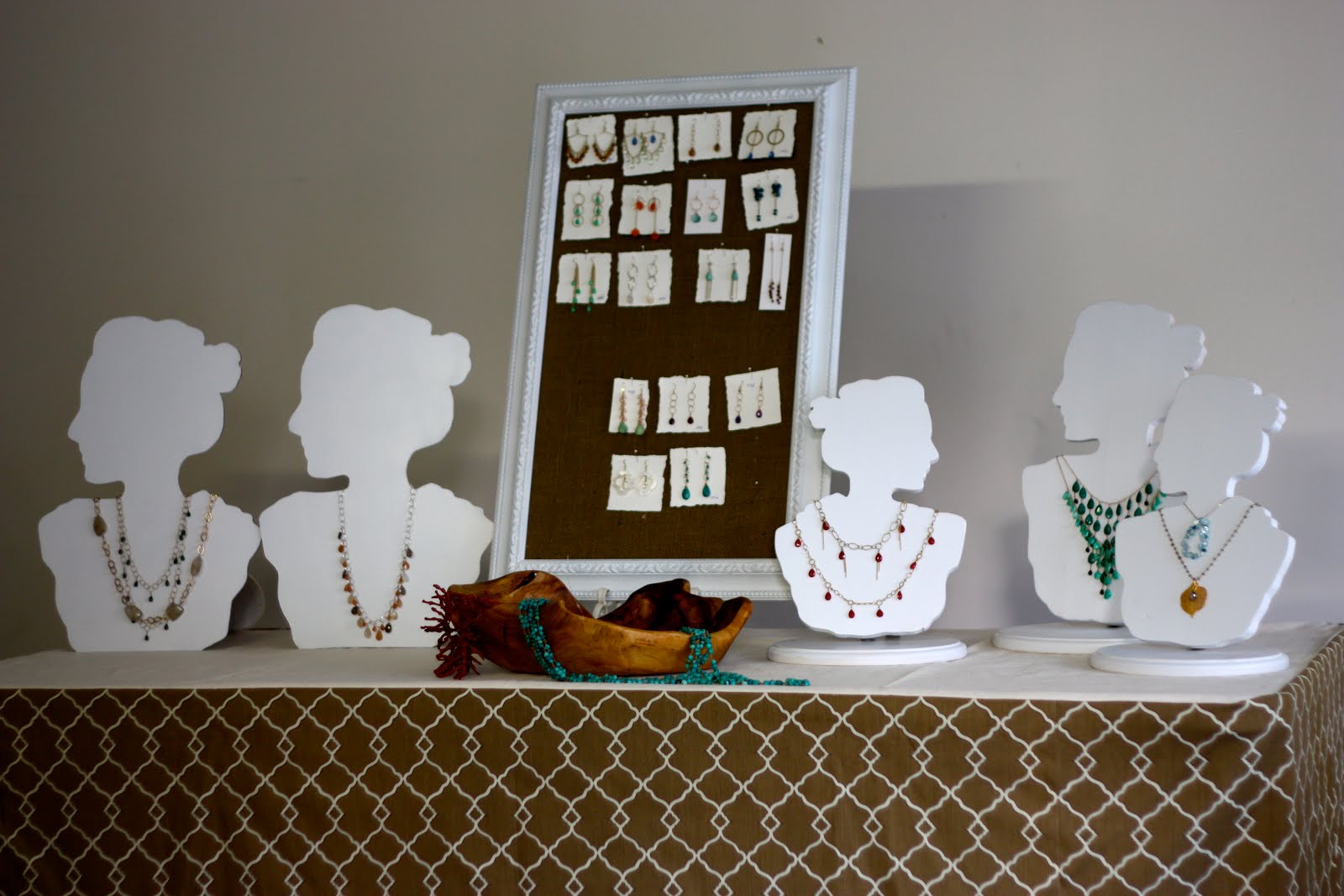 Viva Cindy Jewelry Bust Project