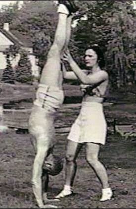 [Mary%20Pilates%20e%20Joe%20.bmp]