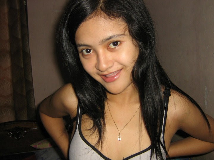 FOTO BUGIL : Foto Belahan Toket Cewek Facebook.