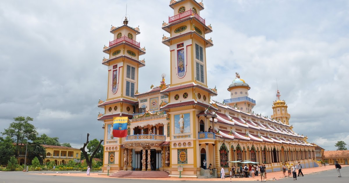 MI ALFOMBRA VOLADORA (88) EL GRAN TEMPLO DE LA IGLESIA CAODAISTA EN