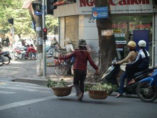 [hanoi-vietnam-1.JPG]