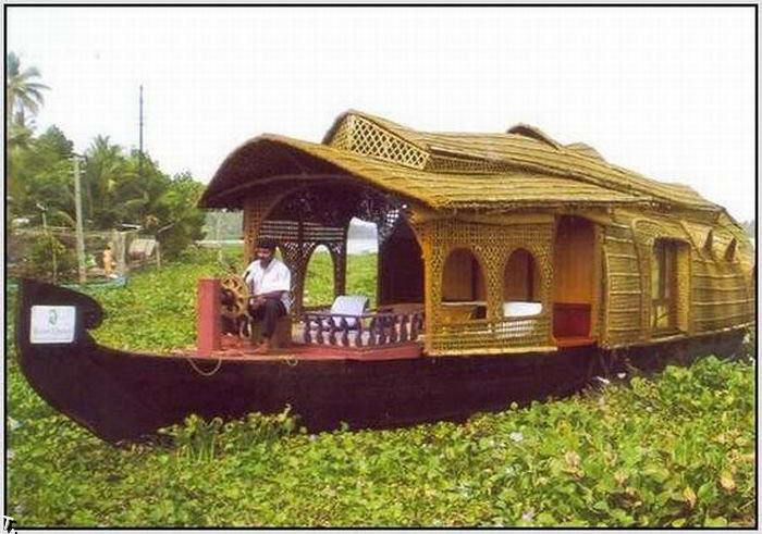 [houseboats_of_india_01.jpg]