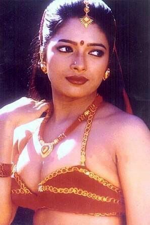 Kamapisachi Bollywood Actress Dont Wear Clothes