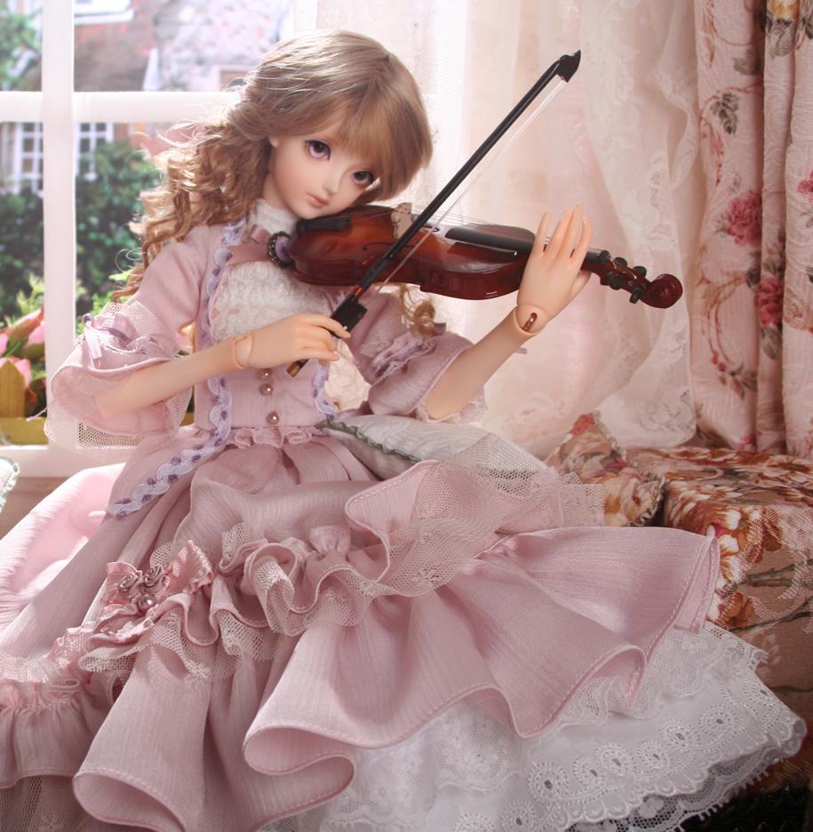 violin doll