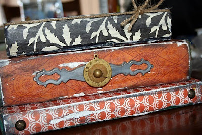 libros viejos, pie de lámpara de noche original y barato, reciclar, hecho a mano
