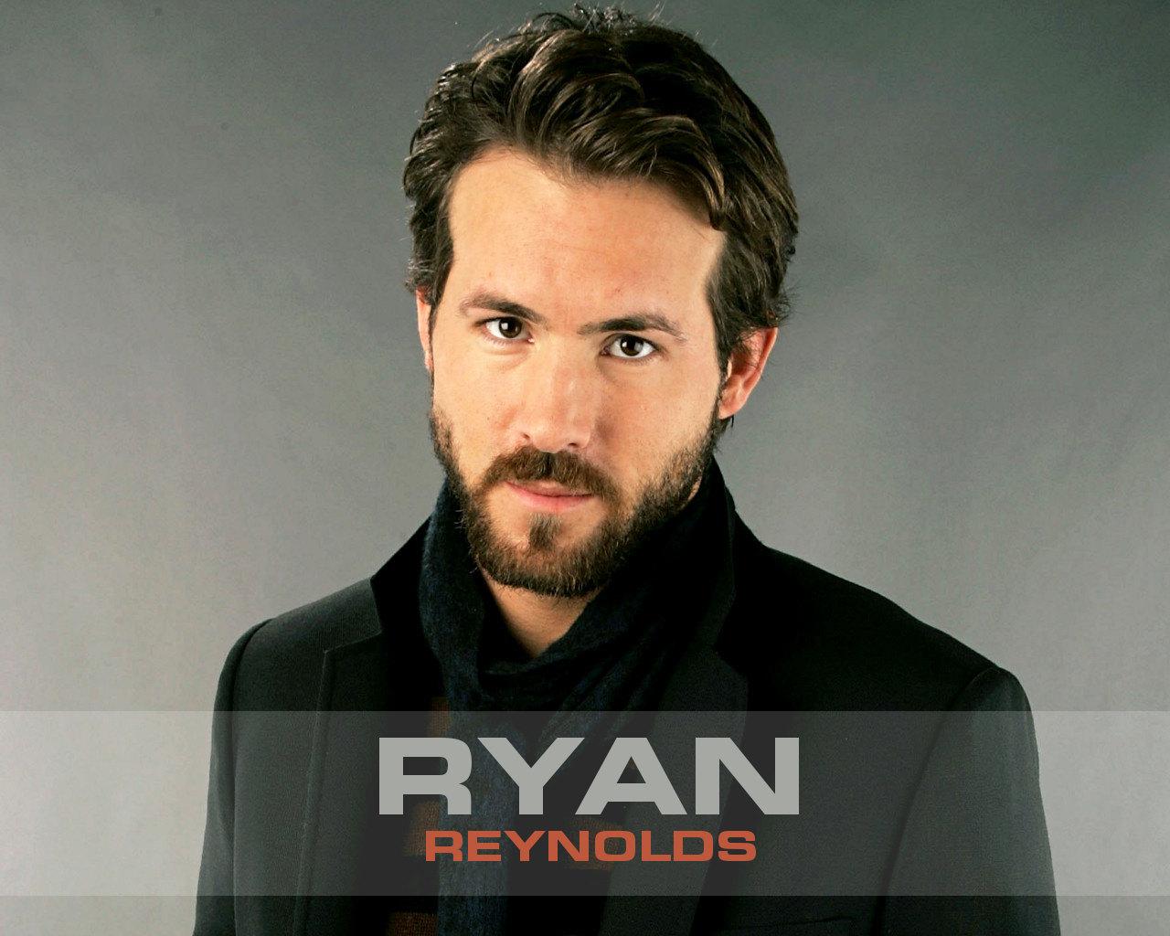 http://2.bp.blogspot.com/_GxPqfHOuYyc/TAh-wUkO-6I/AAAAAAAACAY/IwazInORw4o/s1600/ryan_reynolds01.jpg