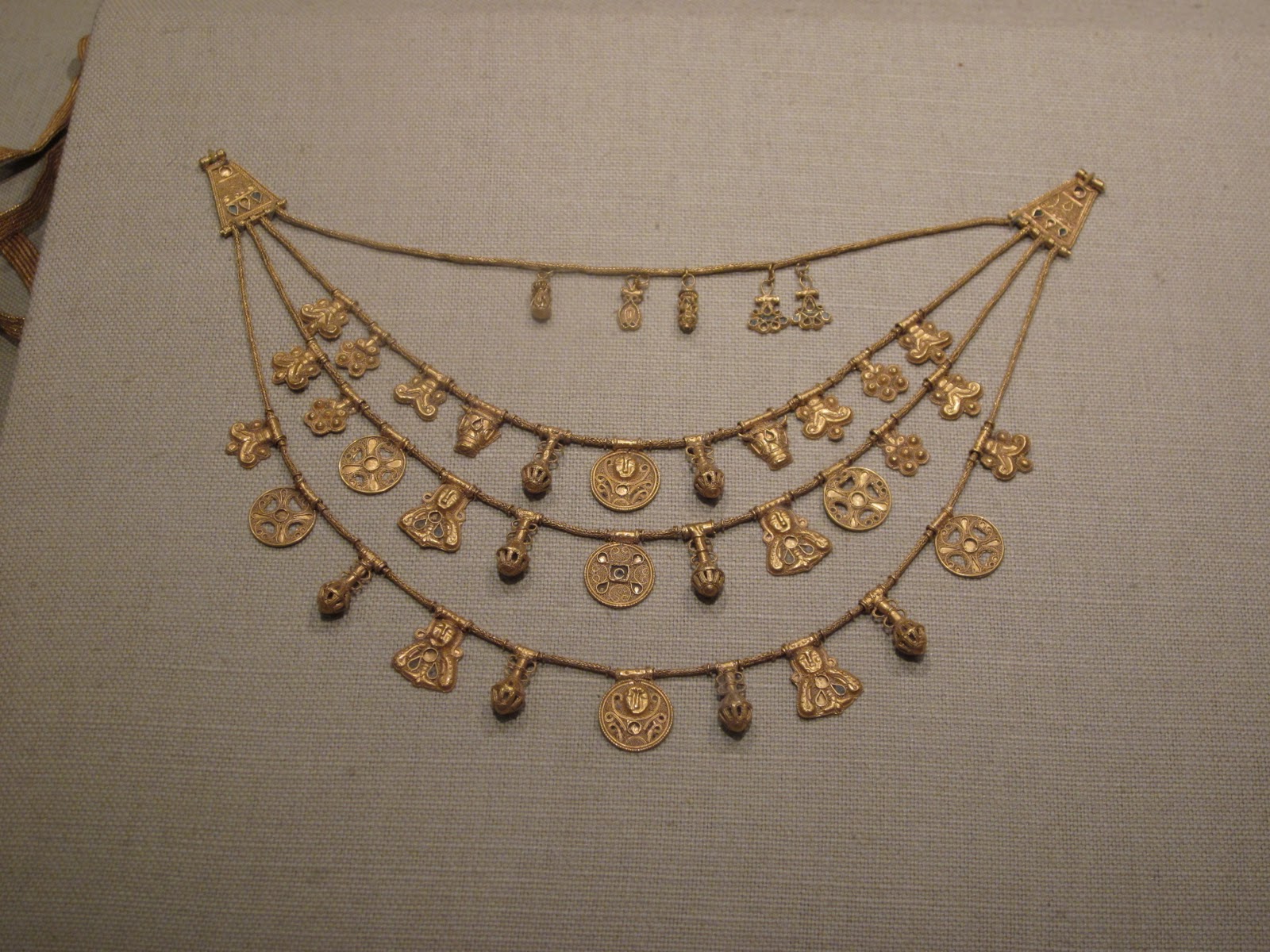 ancient jewelry tak yakıştır Pinterest