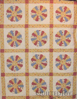 Dresden Plate Quilt with 30s Fabrics, quilted by Angela Huffman