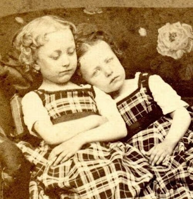 Victorian+photos+of+dead+people