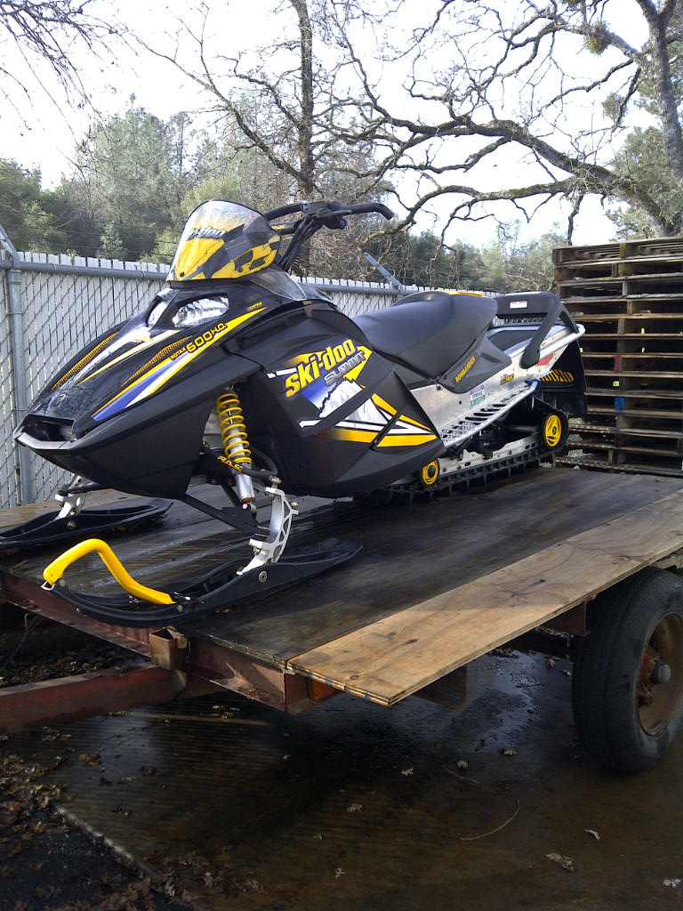 2005 SkiDoo Summit 600 Adrenaline 144" Snowmobile
