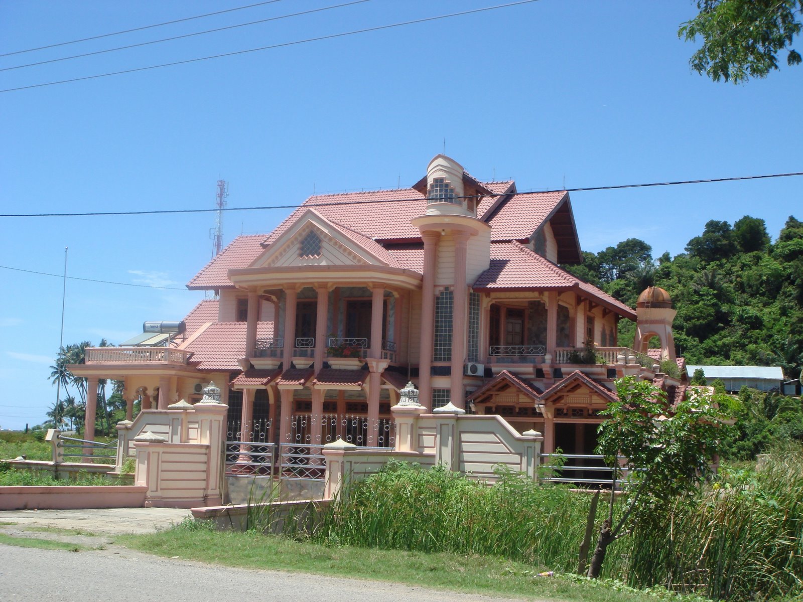 [maison+rose.JPG]