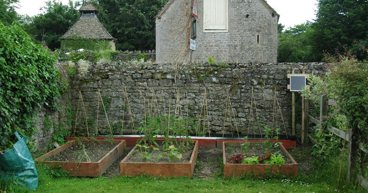 By Seacourt stream: Electric slug fence
