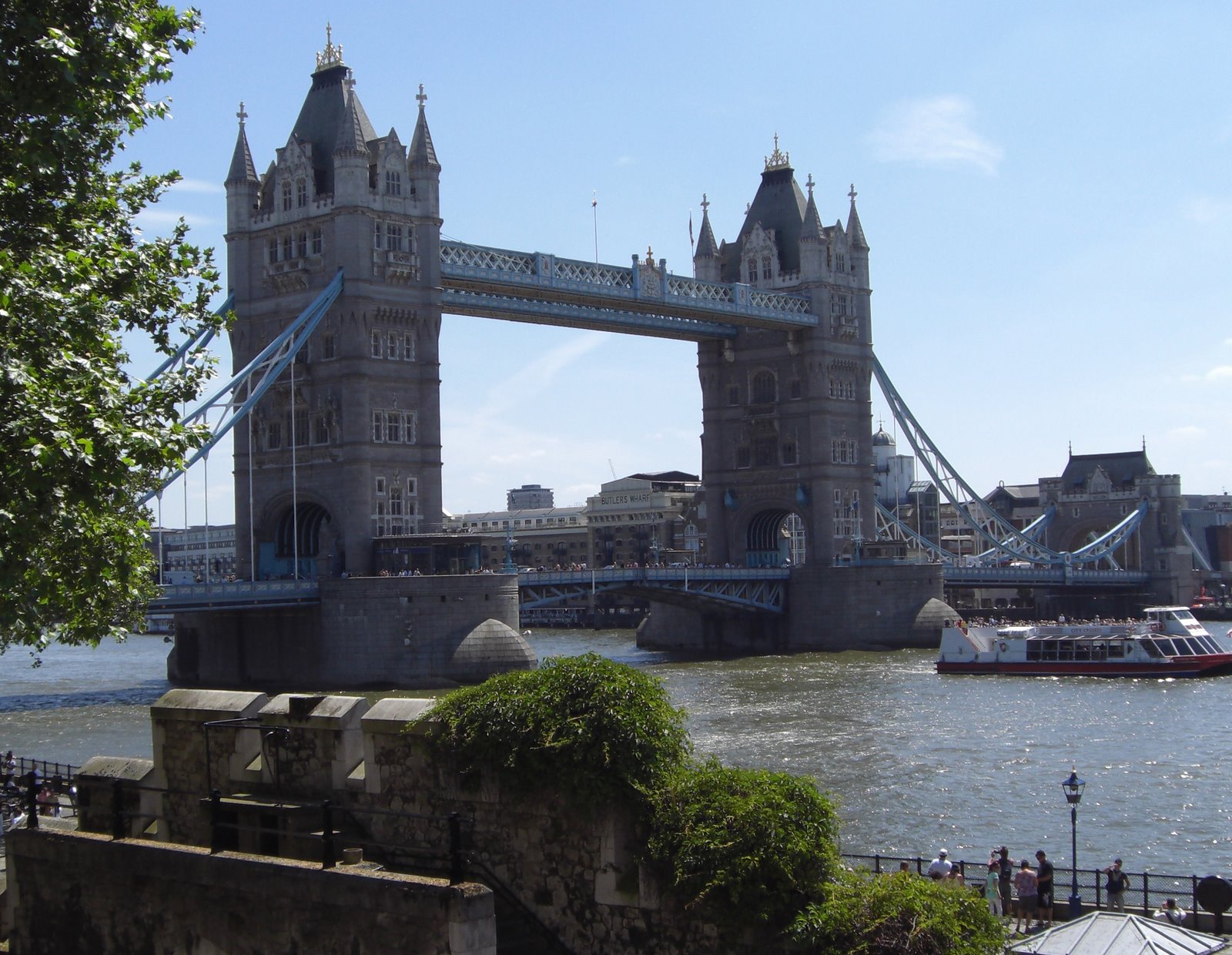 [towerbridge+edited.jpg]