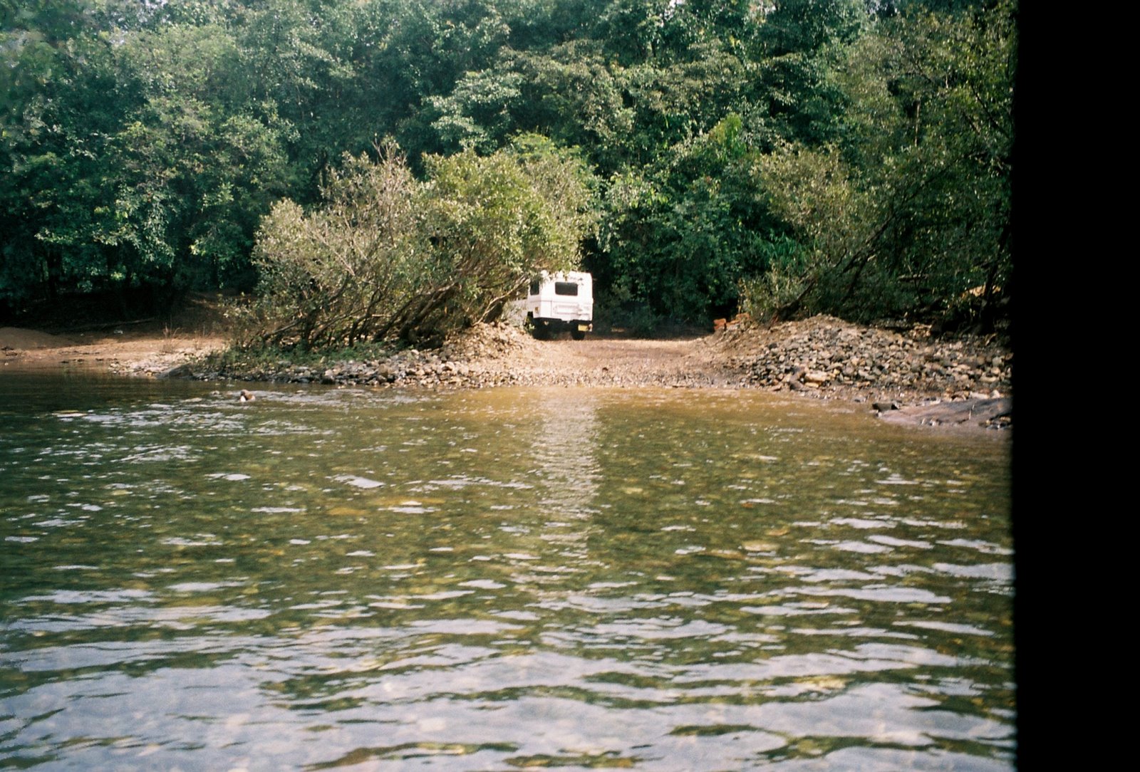 [F1020013.JPG]