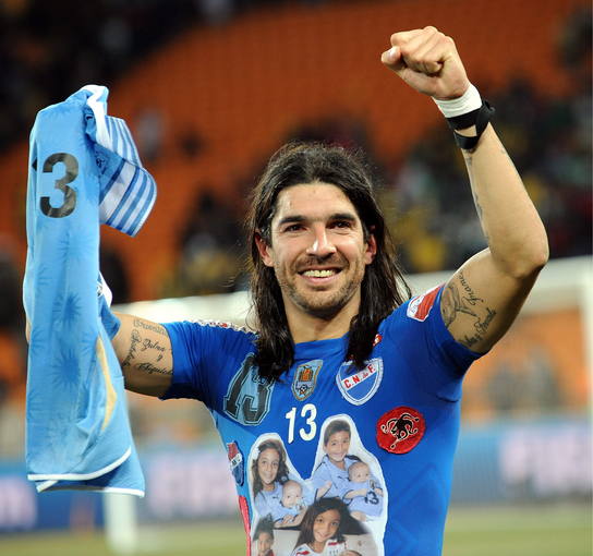 Локо со знаменитой футболкой собственного пошива