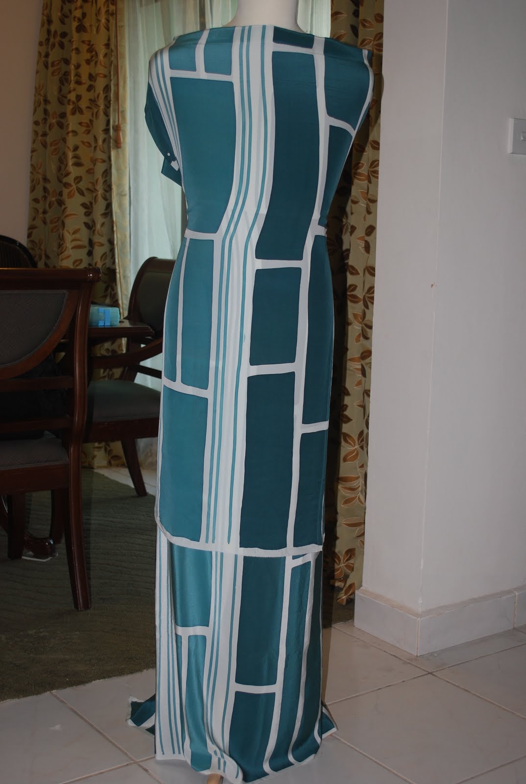D5 - Batik Sutera Crepe Abstrak Design