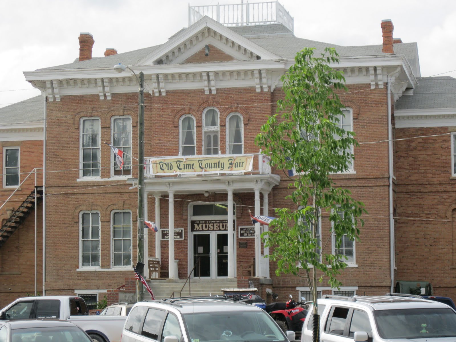 liliandcarl July 4, 2010 Custer County Courthouse
