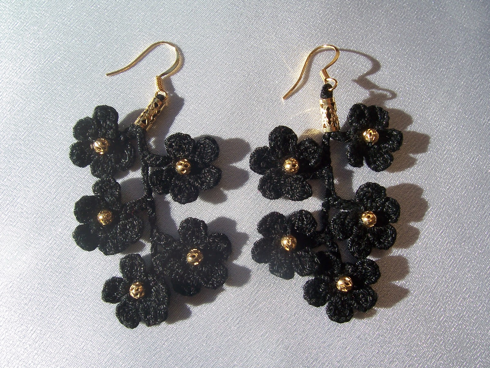 Outstanding Crochet Crochet flower earrings.