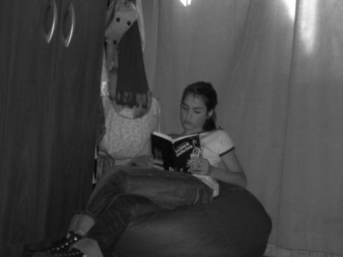 Leyendo un libro