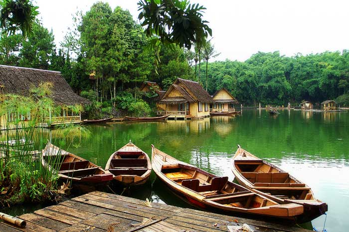 world tourism: Kampung Sampireun, Garut, West Java