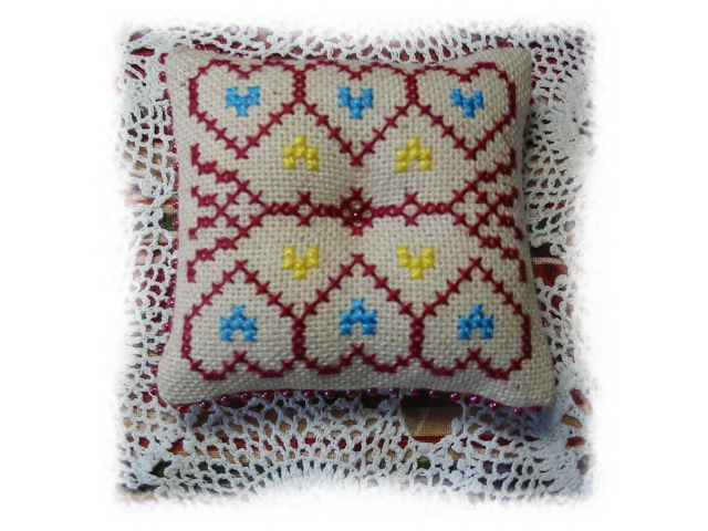 [Pincushion+with+Beaded+Edge.png]