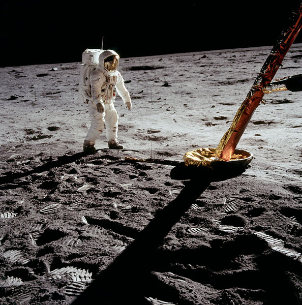[Aldrin_near_Module_leg.jpg]