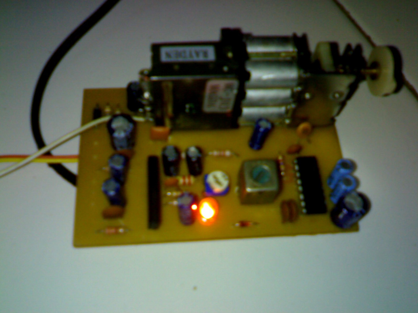 ELEKTRONIC KITS: RECIVER FM TUNER