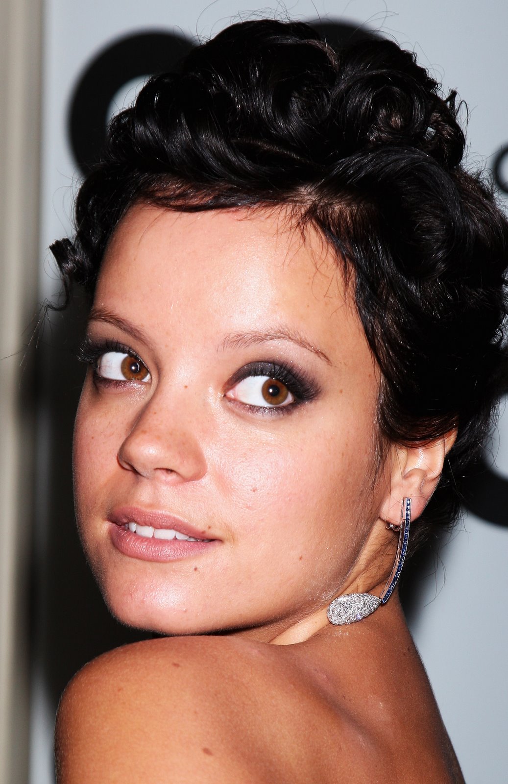 [83737_Celebutopia-Lily_Allen-GQ_Men_of_the_Year_Awards_in_London-02_122_685lo.jpg]