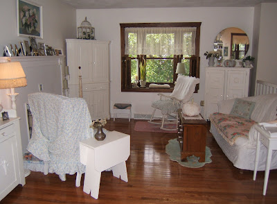 Site Blogspot  Country Cottage Living Room Furniture on An Enchanted Cottage  Living Room   Primitive To Cottage