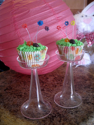 الي عندها حفلة اطفال تدخل Easter+cupcakes