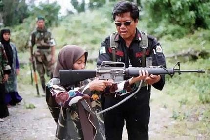 MILF+-+girl+soldier.jpg