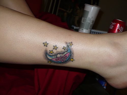 girls with simple star tattooos and moon tattoos on feet